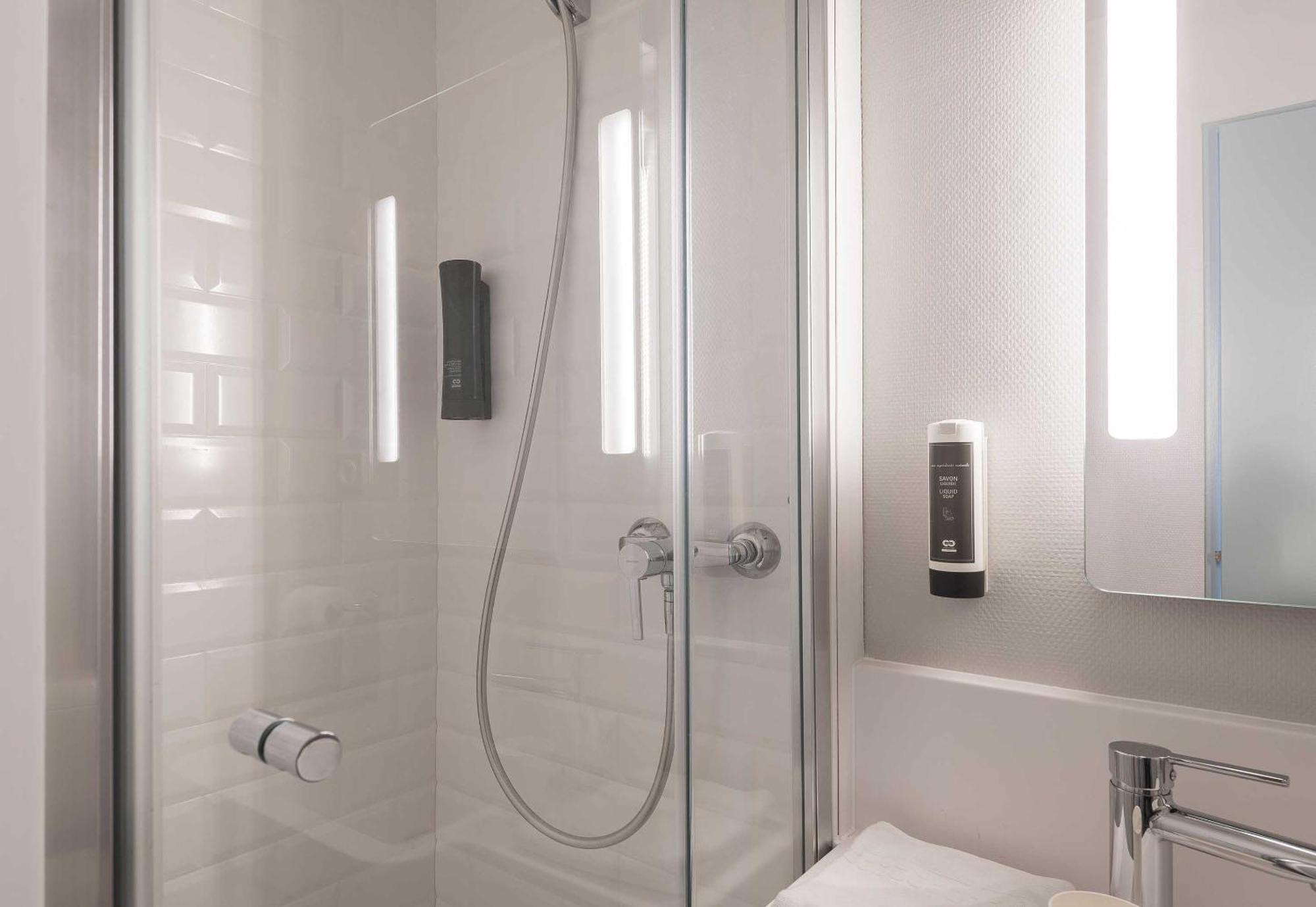 B&B Hotel Angers 1 Бокузе Экстерьер фото