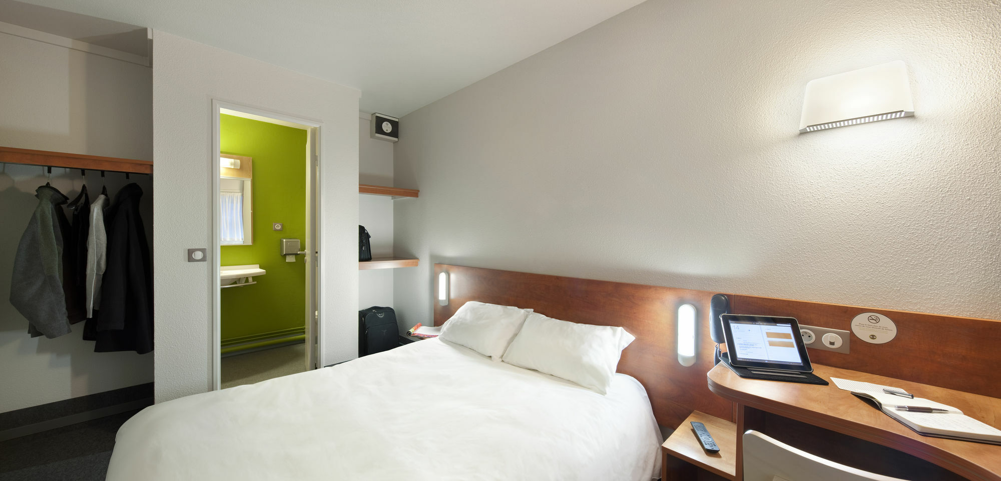 B&B Hotel Angers 1 Бокузе Экстерьер фото